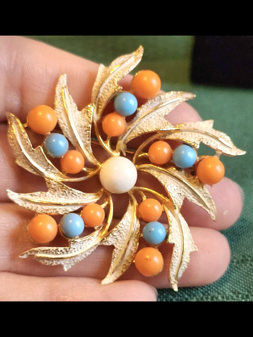Vintage Arthur Pepper (ART) Faux Coral, Turquoise, & Pearl Starburst Brooch